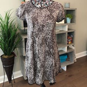 Flowy patterned dress